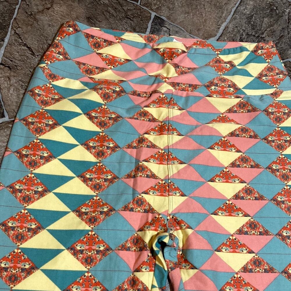 New LulaRoe Quilt Look Leggings One Size - Picture 3 of 7